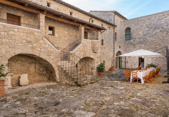 An Abbey of rare beauty with a history dating back to the 11th century AD - Santa Illuminata 