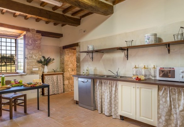  The kitchen adjoins the dining room - Santa Illuminata