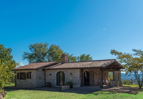 Within the Santa Illuminata estate that surrounds the Church and the Abbey, about 50 m away, is the annex - Santa Illuminata 