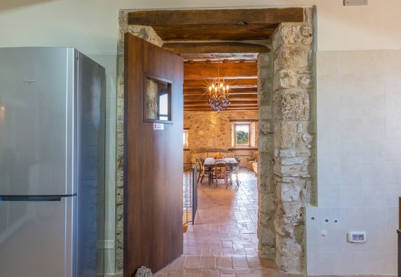Passage between the kitchen and the dining room - Santa Illuminata