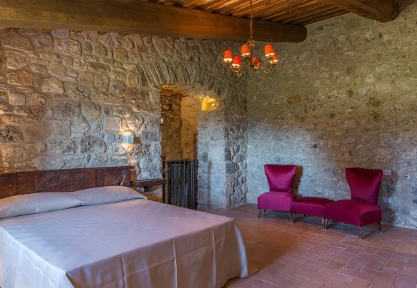 Double bedroom on the first floor - Santa Illuminata