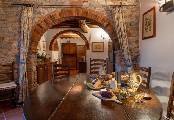 The spacious kitchen - Scandelaia