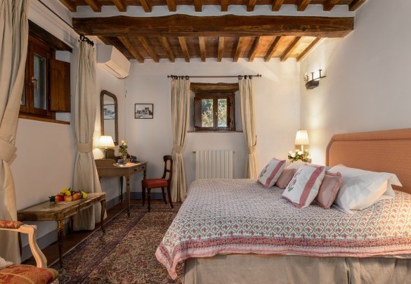 Double bedroom n.1 with ensuite bathroom on ground floor - Scandelaia