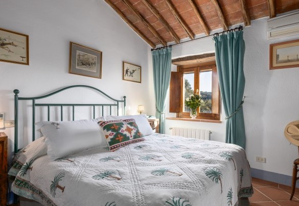 Double bedroom n.3 on the first floor with en suite bathroom - Scandelaia