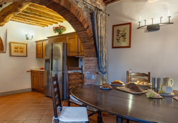 The spacious kitchen - Scandelaia