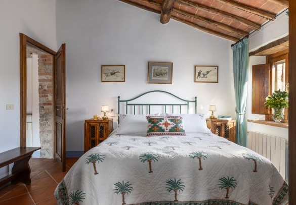 Double bedroom n.3 on the first floor with en suite bathroom - Scandelaia