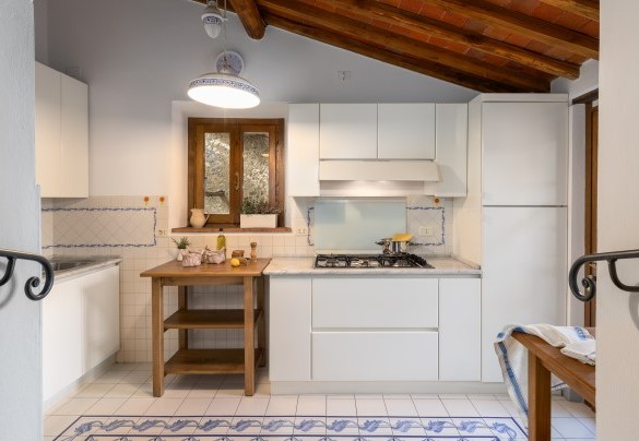 The spacious kitchen - Scandelaia