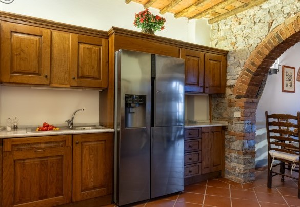 The spacious kitchen - Scandelaia