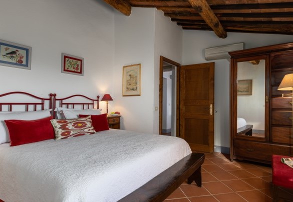 Double bedroom with divisible bed n.5 on the first floor with en suite bathroom - Scandelaia