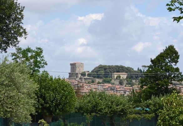 La villetta è alle porte di Sarteano, un pittoresco borgo medievale - Sferracavalli
