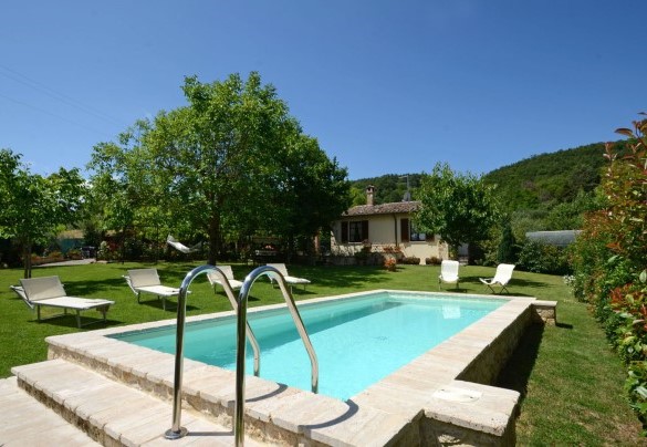 La piscina misura 3x7m ed ha una profondità costante di 1,20m - Sferracavalli