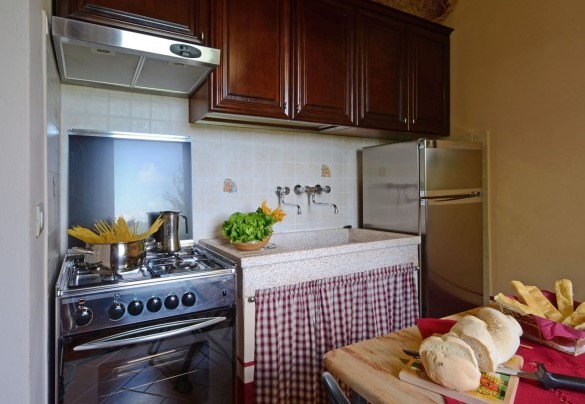 L'attrezzata cucina e i suoi piani di lavoro - Sferracavalli