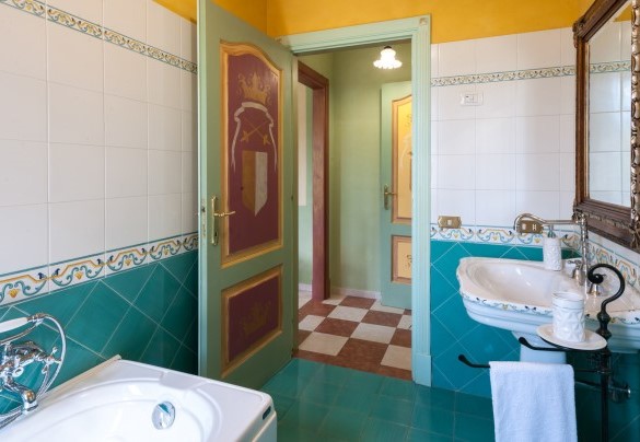Bagno en suite con doccia al piano terra - Tenuta Astolfi