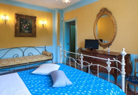 Camera matrimoniale, con letto singolo aggiunto, al piano terra - Tenuta Astolfi 