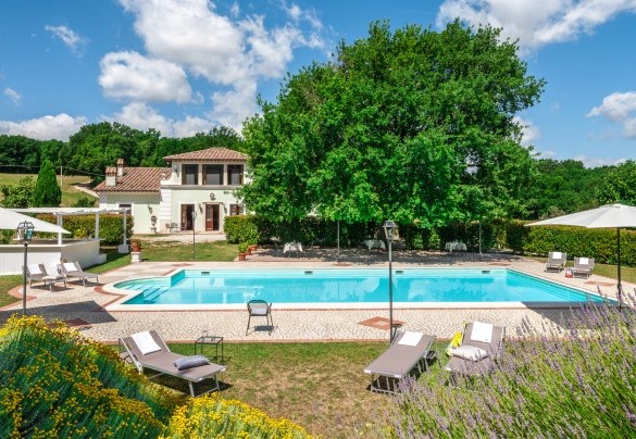 La piscina ad uso esclusivo - Tenuta Astolfi