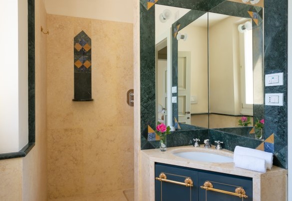 Bagno con doccia al piano superiore - Tenuta Bagni De' Consoli