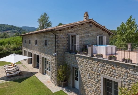 L'annesso della piscina e la terrazza - Tenuta Bellafonte  