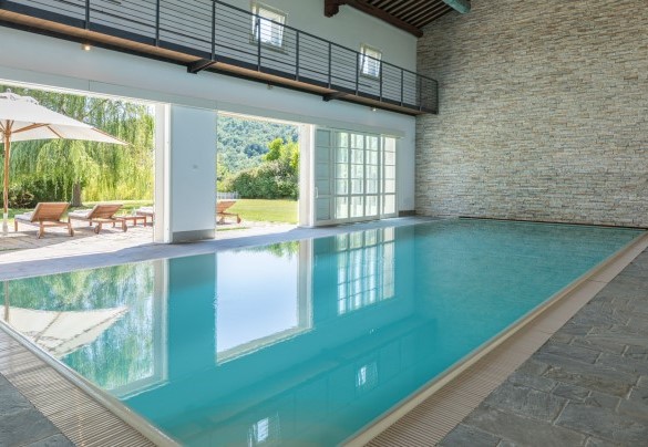  La prestigiosa piscina interna - Tenuta Bellafonte 