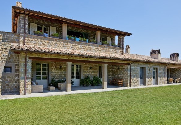 La casa principale con il piano superiore - Tenuta Bellafonte  