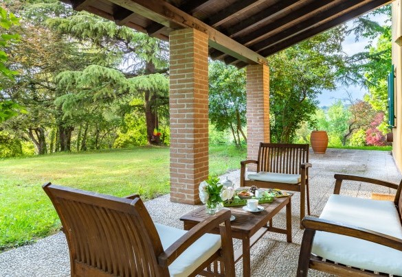 It’s nice to be enchanted by eating a breakfast or lunch in the shade of the patio - Tenuta Contessa Chiara