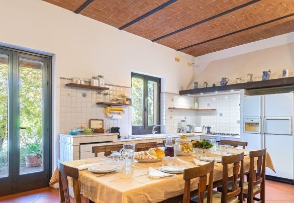Access to the outside from the kitchen window - Tenuta Contessa Chiara