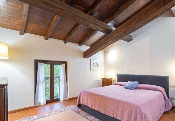 Double bedroom (5) on the first floor - Tenuta Contessa Chiara