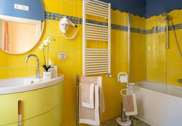 Il bagno con vasca al primo piano – Tenuta di Pratello