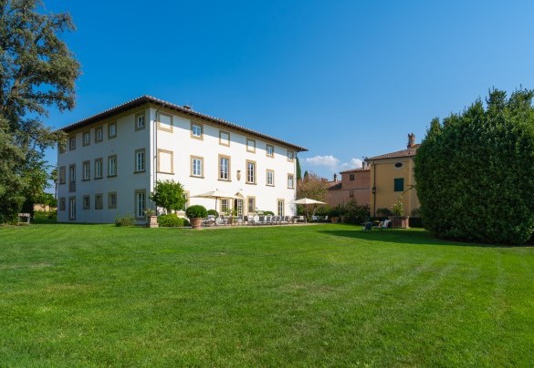 La villa si trova all’interno di un’antica tenuta di caccia risalente al secolo XVII – Tenuta di Pratello