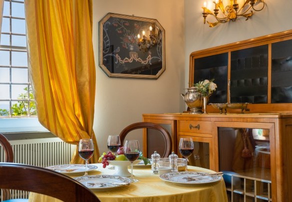 La sala da pranzo che affaccia sul giardino – Tenuta di Pratello