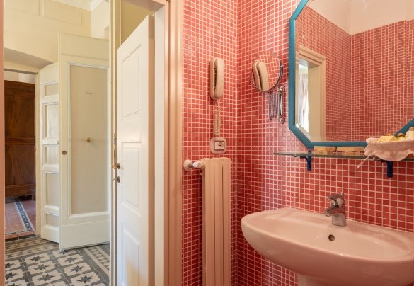 Il bagno con doccia nella suite al primo piano – Tenuta di Pratello