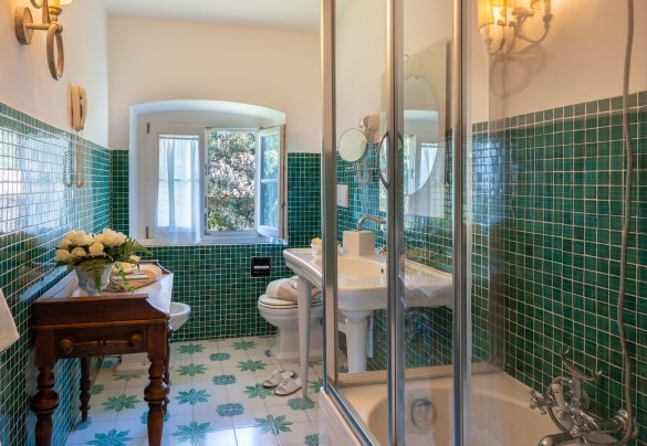 Il bagno con vasca al secondo piano – Tenuta di Pratello