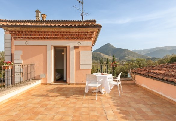 Terrazzino privato della camera singola n.6 al primo piano del corpo principale - Tenuta Esdra