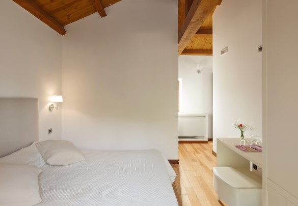Camera matrimoniale n.2 al primo piano del corpo principale con bagno en-suite - Tenuta Esdra