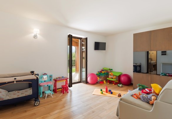 Stanza giochi bimbi al piano terra del corpo principale con accesso diretto all’esterno - Tenuta Esdra