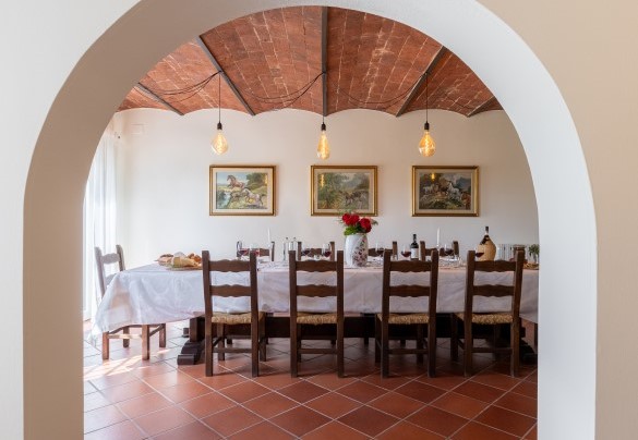 Dining room open with living area - Tenuta Francigena