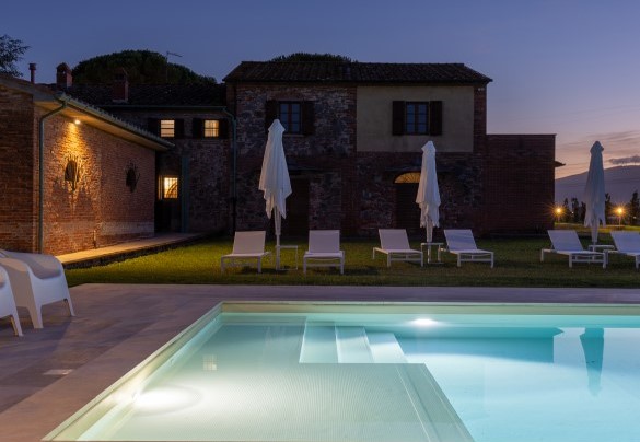 The captivating solarium area at sunset - Tenuta Francigena