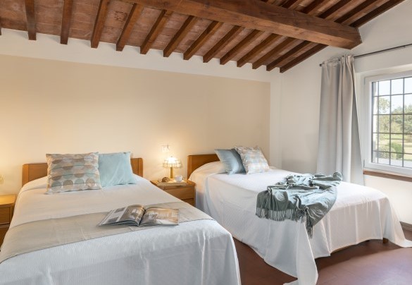 Twin bedroom n.4 on the first floor - Tenuta Francigena 