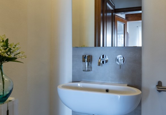  Guest bathroom on the ground floor - Tenuta Francigena 
