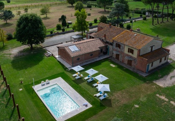 Cozy farmhouse conveniently located between Montecatini Terme and Lucca - Tenuta Francigena