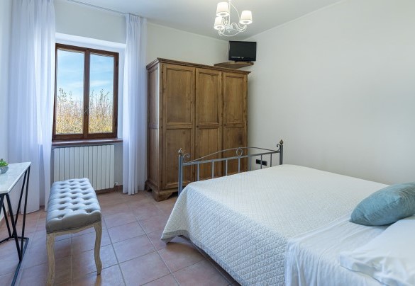 Double bedroom n.6 on the first floor - Tenuta Montiepoli 