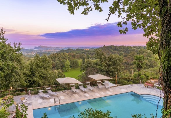 Evocative atmospheres at the first light of sunset – Tenuta Navelli