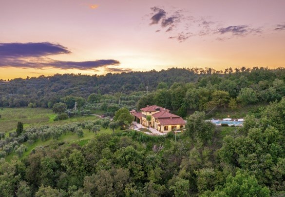 An aerial view of the villa with its swimming pool – Tenuta Navelli