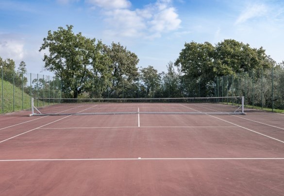 The tennis court – Tenuta Navelli