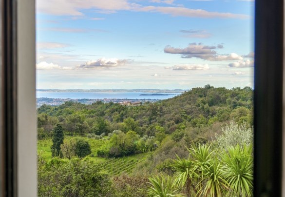 Window with a view – Tenuta Navelli