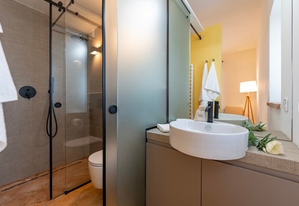 Bagno en-suite n.1 con doccia - Tenuta Orsini 