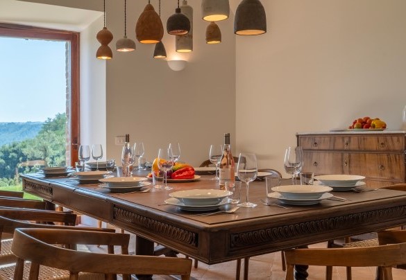 La sala da pranzo collegata alla cucina - Tenuta Orsini 