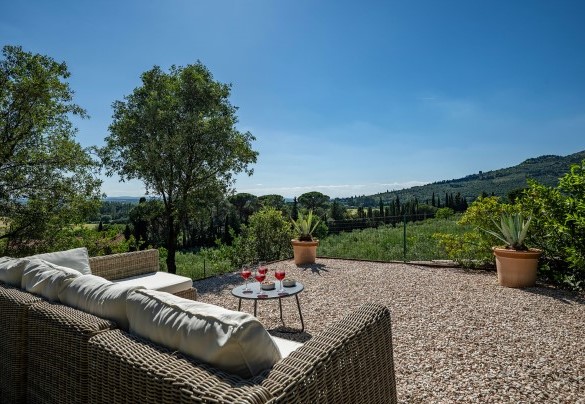 The panoramic viewpoint in the park, perfect for admiring sunsets over the surrounding hills - Tenuta Sagherina