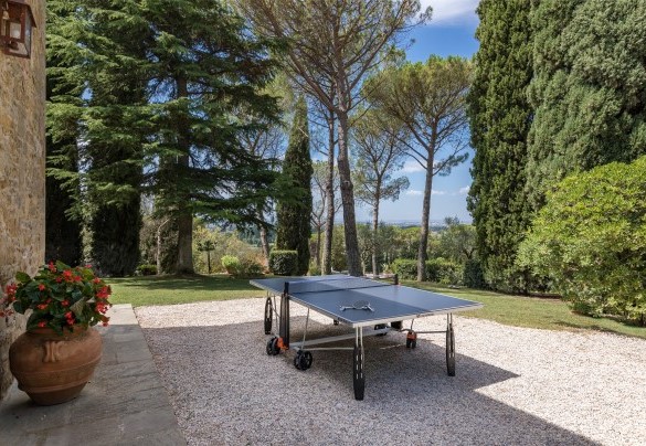 Il tavolo da ping pong posizionato nel giardino - Tenuta Sagherina