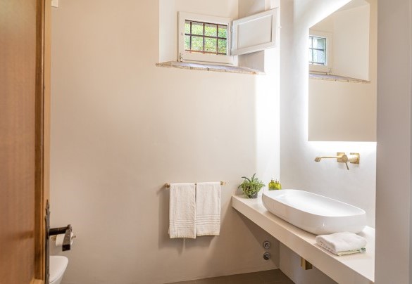 Bagno di servizio al piano terra - Tenuta Sagherina 