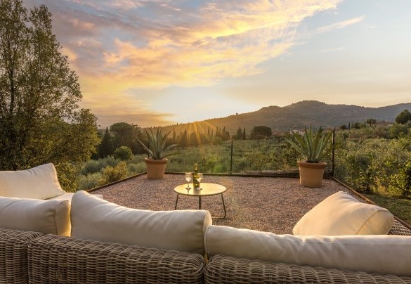 Il punto panoramico del parco perfetto per ammirare i tramonti sulle colline attorno a Cortona - Tenuta Sagherina   